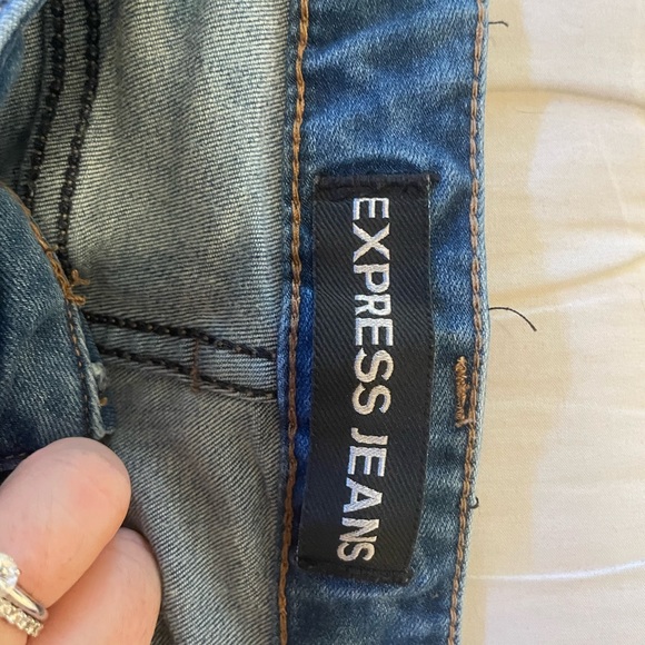 Size 6 Express jeans - Picture 4 of 4